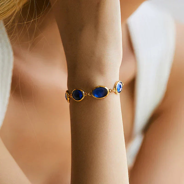 Veronika – Pulsera con piedras de zafiro en degradado.
