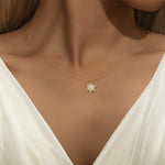 Amálie – Delicate round pendant necklace.