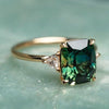 Anillo de Piedra Verde de Inspiración Vintage | Oro