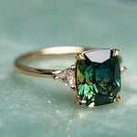Anillo de Piedra Verde de Inspiración Vintage | Oro