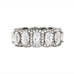 Leona – Anillo de diamante con tres filas brillantes.
