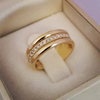 Anillo elegante de circonio con doble inserción