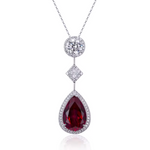 Pavla – Colgante con rubí y delicado marco de cristal.