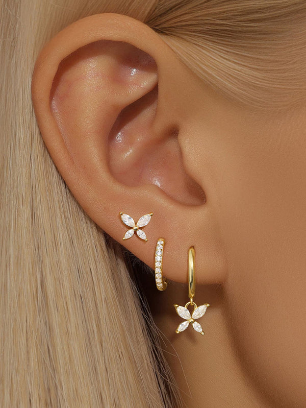 Patricia – Pendientes de oro con una estructura delicada.