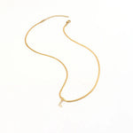 Eva – Collar dorado con colgante de inicial.