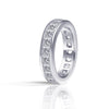 Maren – Anillo de cristal plateado con banda estrecha.