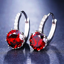 Zita – Anillos de plata con colgante de rubí.
