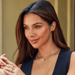 Selina – Aretes redondos con centro negro.