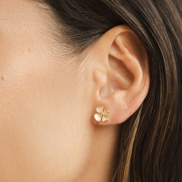 Greta – Pendientes redondos con diseño floral.