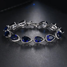 Viktorie – Pulsera con zafiros facetados.