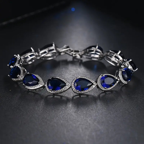 Viktorie – Pulsera con zafiros facetados.