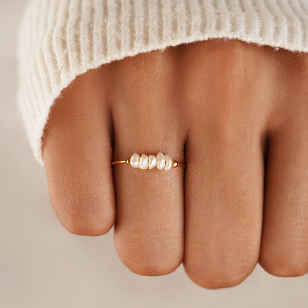 Grace - Ring with freshwater pearls