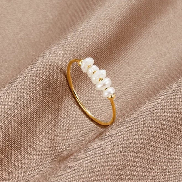Grace - Ring with freshwater pearls