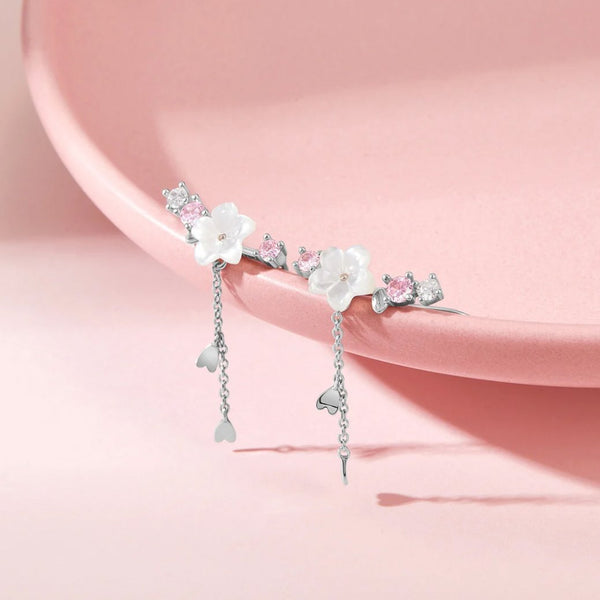 Maren – Pendientes colgantes dorados con perlas.