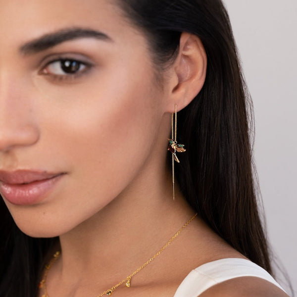 Anillos de oro con un delicado colgante