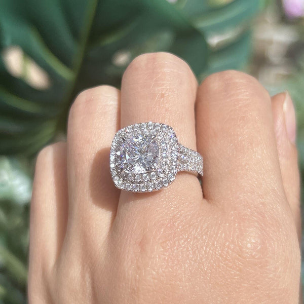 Frieda – Anillo de solitario con piedra redonda.