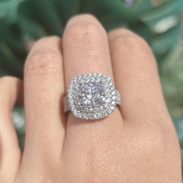 Frieda – Anillo de solitario con piedra redonda.