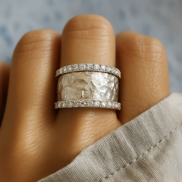 Hana - Anillo Vintage de Zirconio Plateado