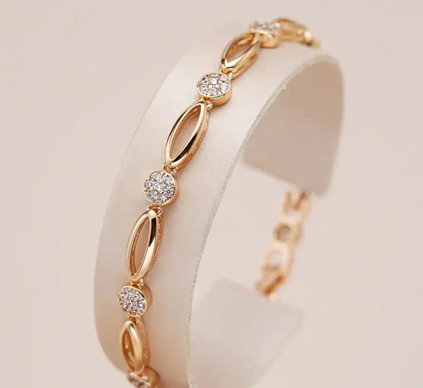Klára - Pulsera elegante dorada con circonitas