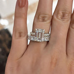 Nadja – Rectangular center diamond ring.