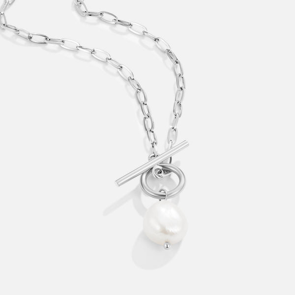Eveline – Cadena dorada con colgante adornado con perlas.