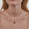 Monika – Colgante en forma de gota en oro cálido.
