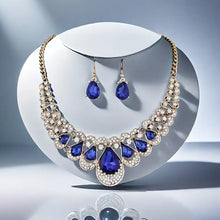 Johanna – Collar de exhibición con piedras azules.