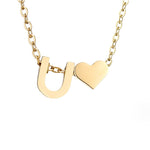Nina – Collar dorado en forma de V.