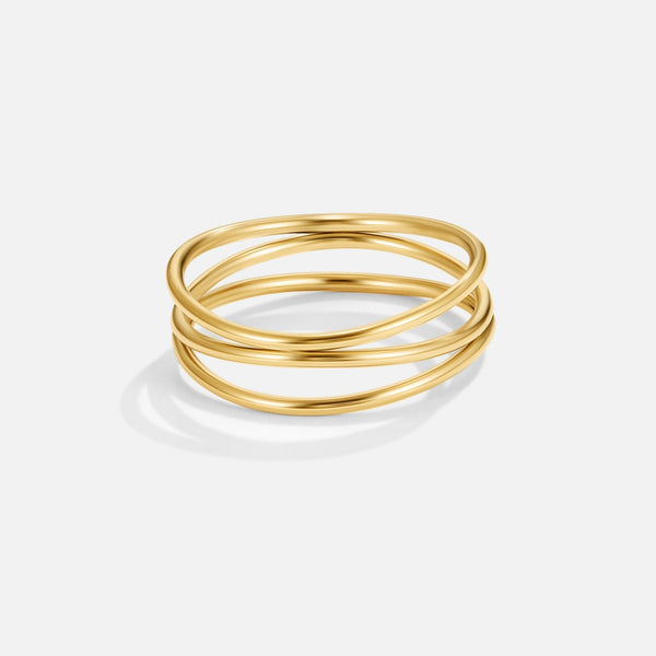 Valerie – Gold ring with intertwined lines.