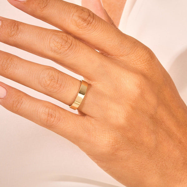 Elisa – Anillo de cristal con engaste solitario.