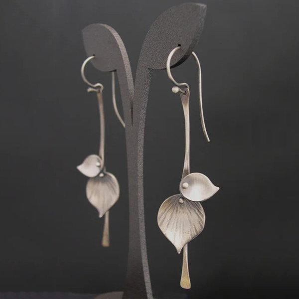 Karin - Vintage silver leaf earrings