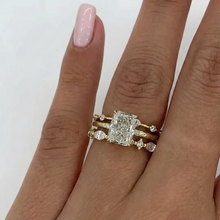 Nora – Anillo de diamante en diseño estratificado.