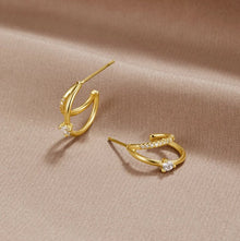 Mariana – Pendientes de plata con una silueta delgada.
