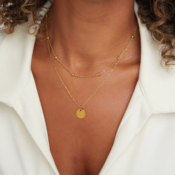 Annalena – Cadena dorada doble con colgante.