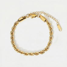 Lena – Pulsera dorada con delicada estructura de cordón