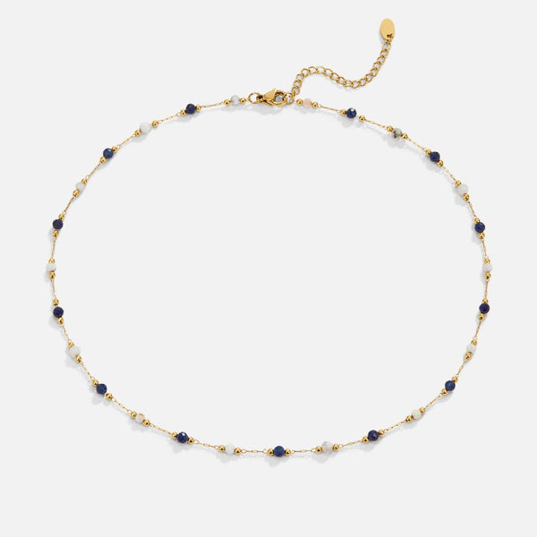 Johana – Collar dorado delicado con perlas de colores.
