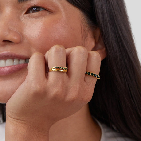 Elisa – Anillo dorado con delicada doble fila.