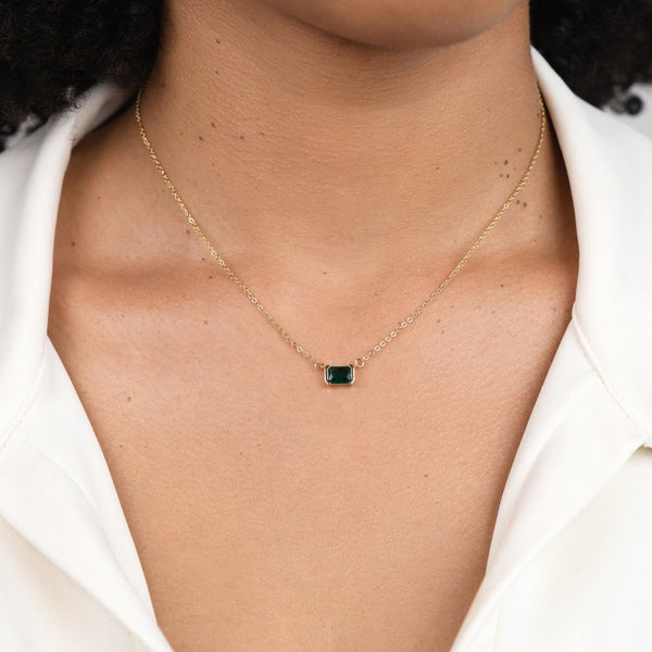 Loretta – Collar con piedra de esmeralda.