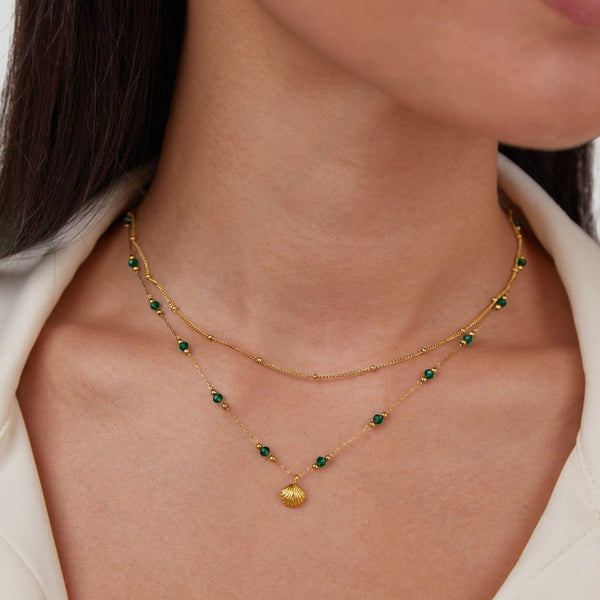 Jitka – Delicate gold link chain.