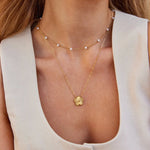 Miriam – Collar dorado con longitud armónica.