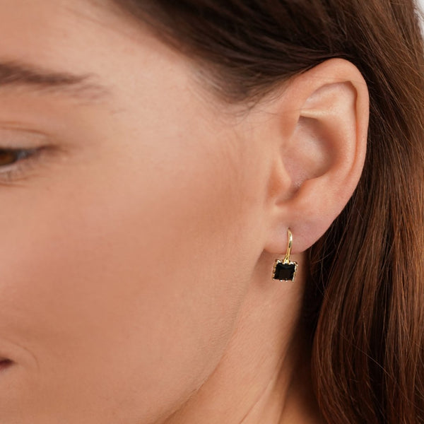 Annemarie – Pendientes de plata con una delicada gota.