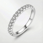 Anillo de boda con moissanita