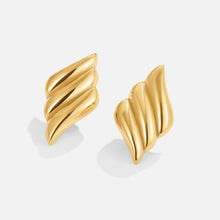 Leonora – Pendientes de oro con estructura ondulada