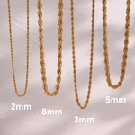Helena – Collar dorado con decoración punteada.