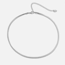 Katharina – Cadena de plata con suave movimiento.
