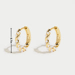 Viktorie-Lena – Pendientes dorados con una textura delicada.
