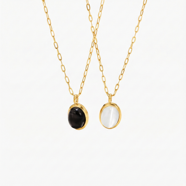 Veronika – Collar dorado doble con acentos negros.