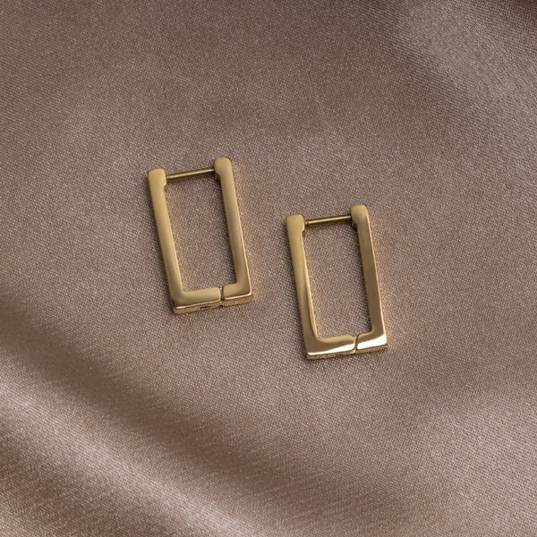 Karolína – Pendientes de oro con mezcla geométrica.